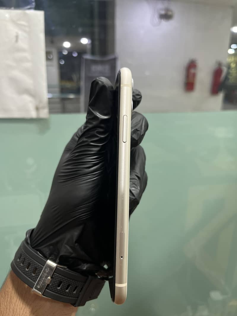 Apple iPhone 11 1