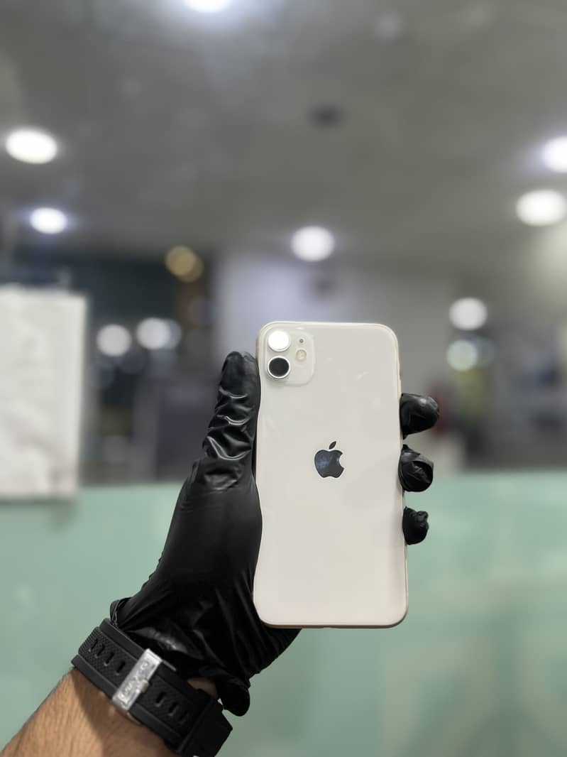Apple iPhone 11 3