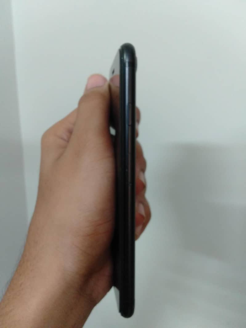 Apple iPhone 7 1