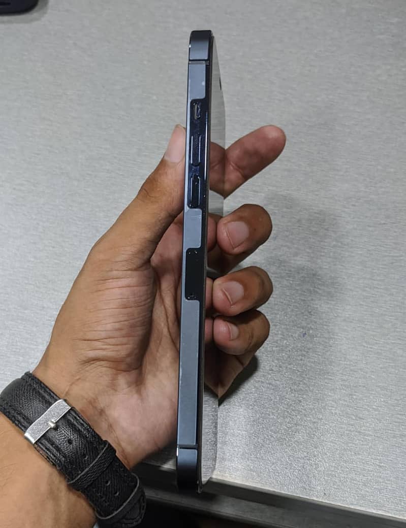 Apple iPhone 12 Pro Max 3