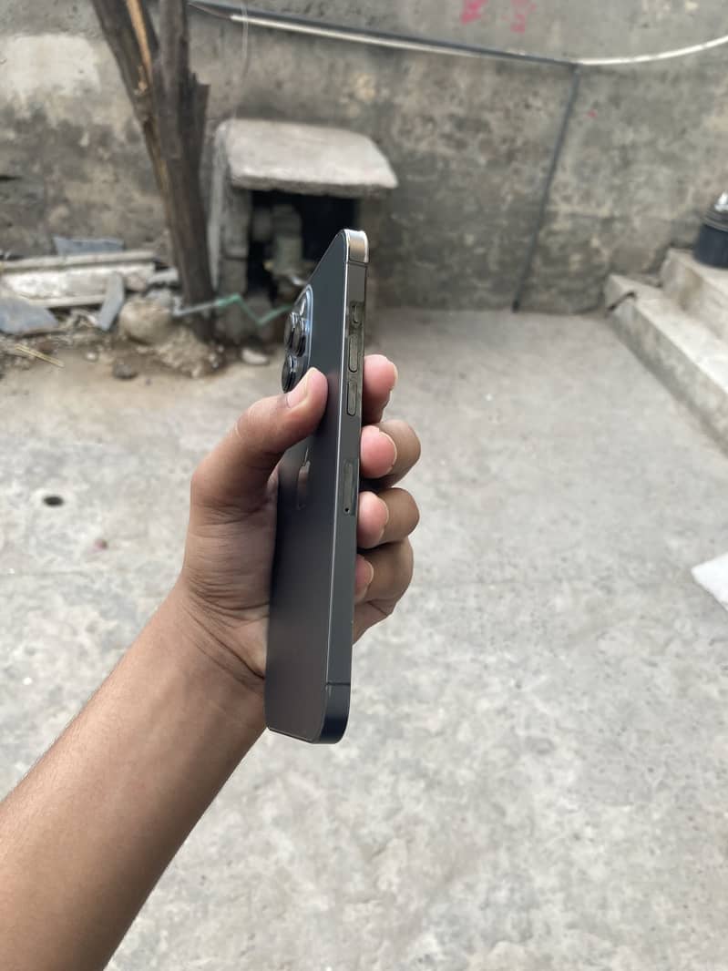 Apple iPhone 12 Pro Max 1