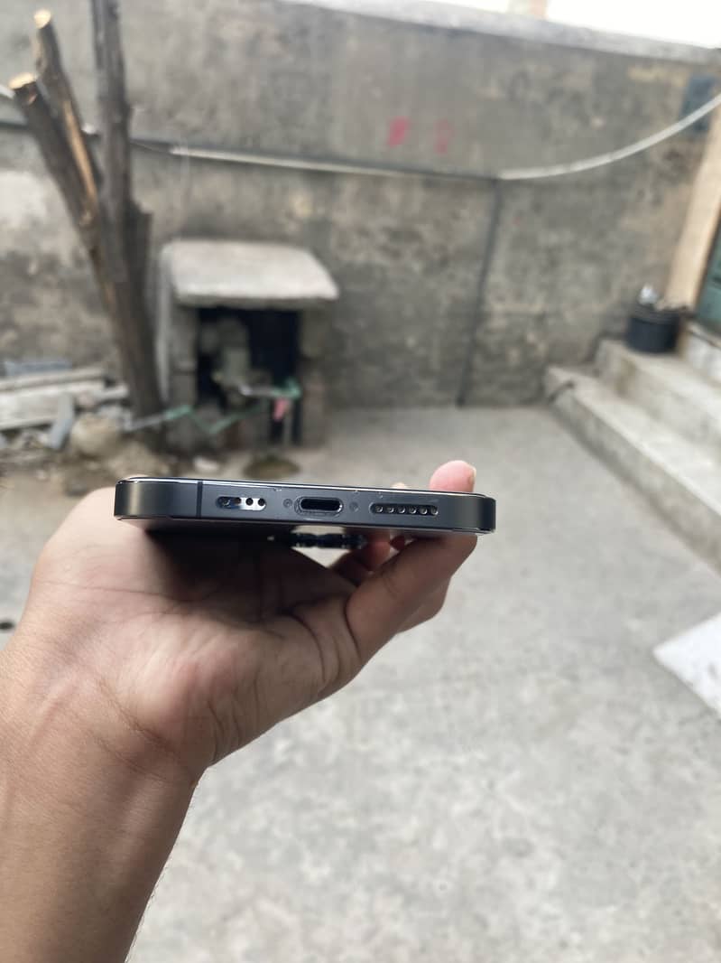 Apple iPhone 12 Pro Max 2