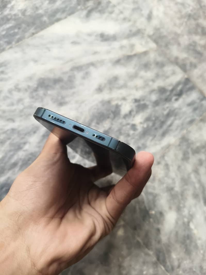iPhone 13 Pro Max 6
