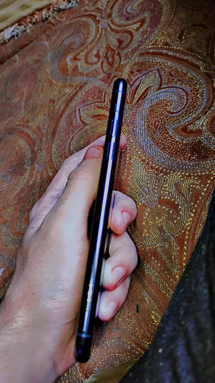 iPhone 11 Pro Max 1