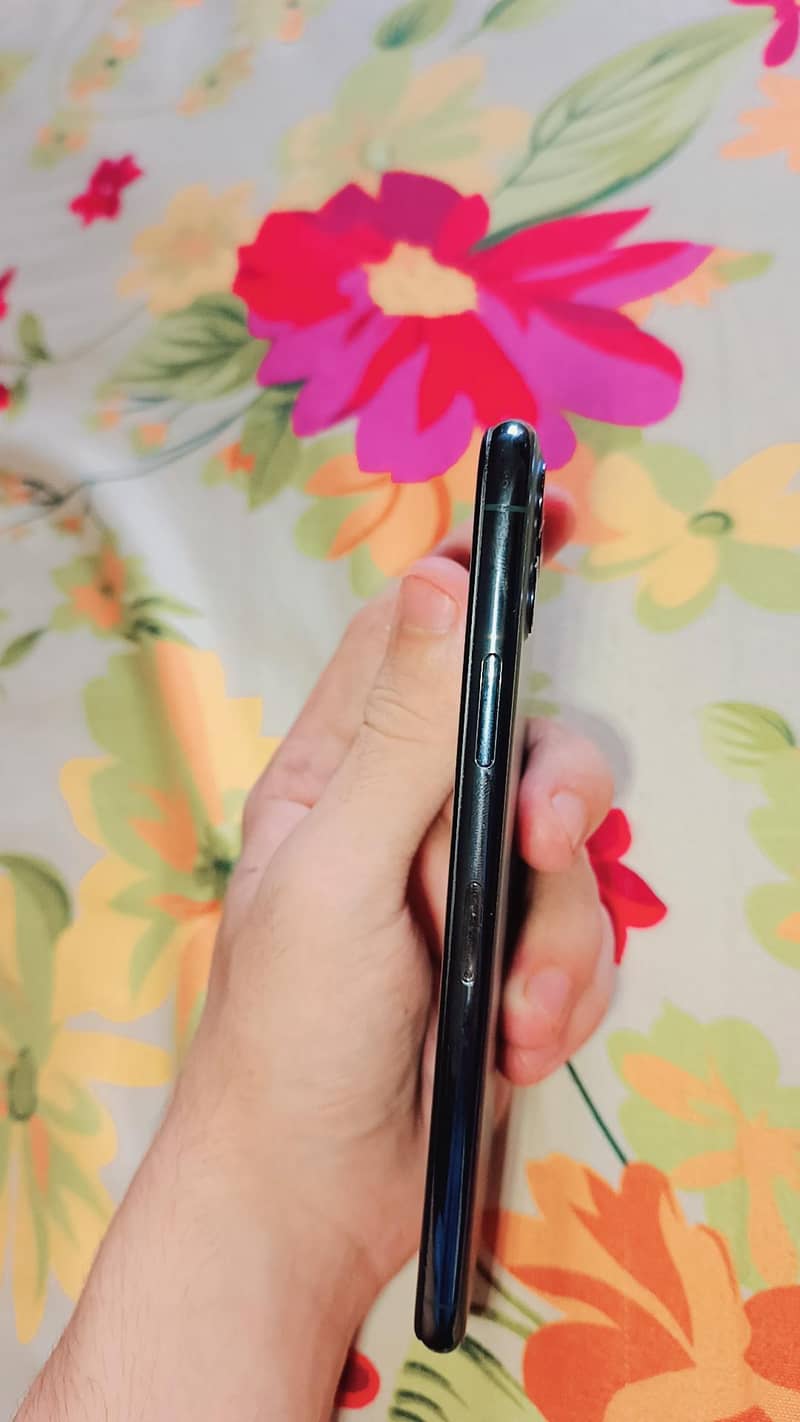 iPhone 11 Pro Max 2