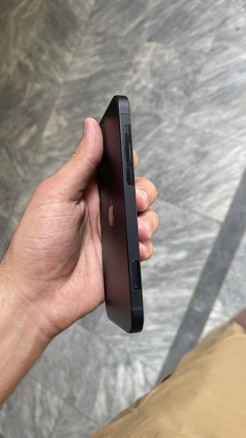 Apple iPhone 12 2