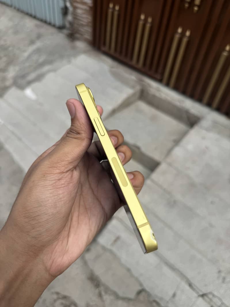 Apple iPhone 14 2