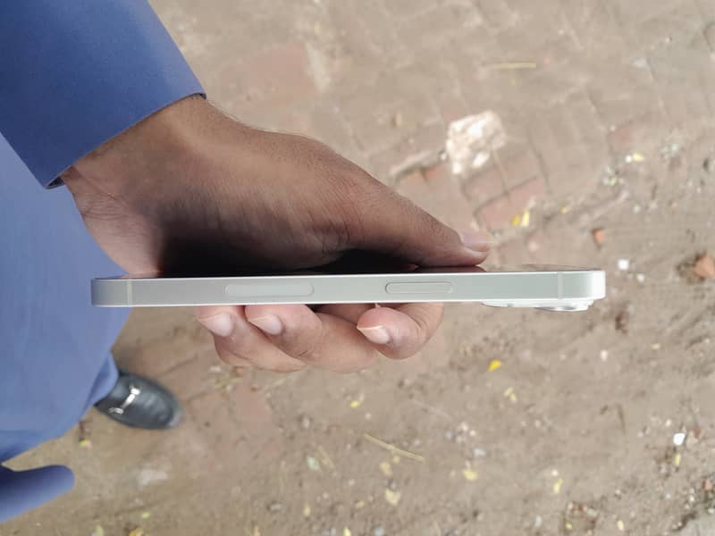 Apple iPhone 14 2