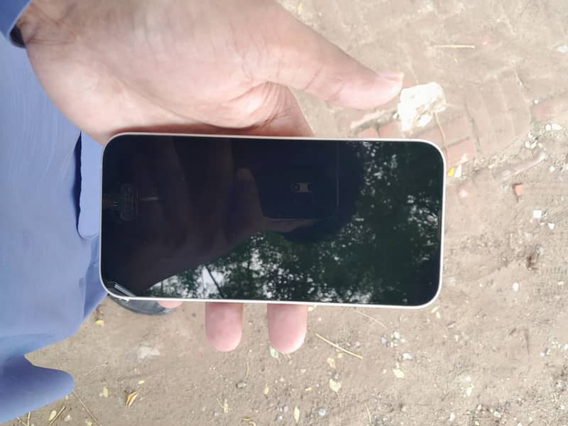 Apple iPhone 14 3