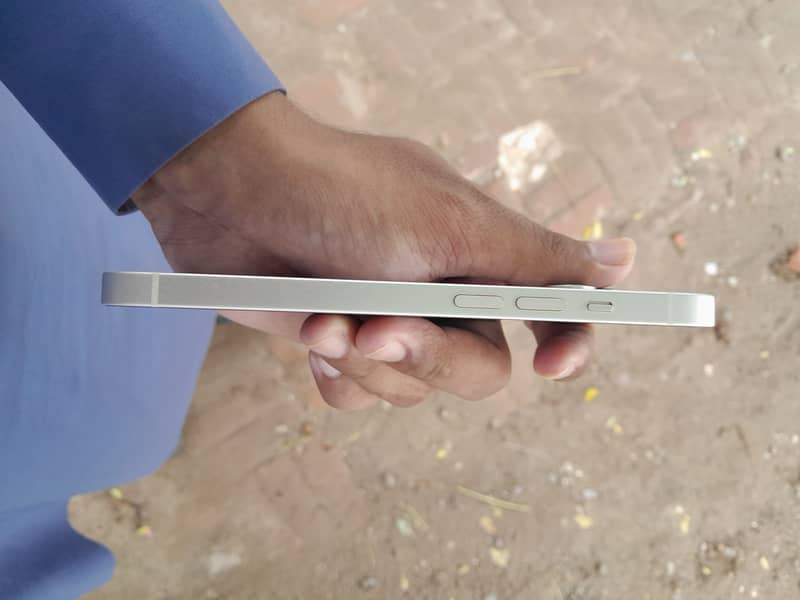 Apple iPhone 14 6