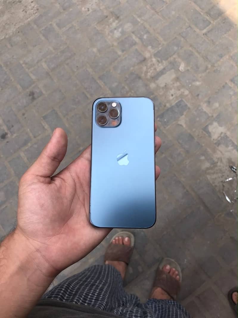 Apple iPhone 12 Pro 2