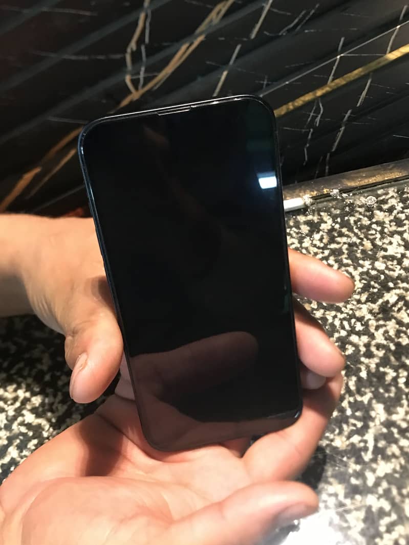 Apple iPhone 14 3