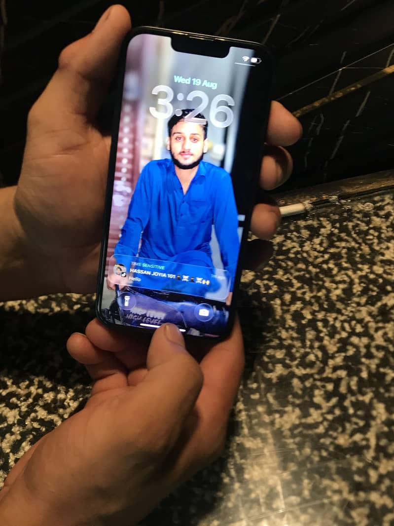 Apple iPhone 14 4
