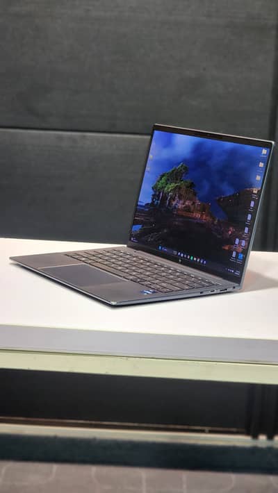 HP Dragonfly G3 Core i7 12th Gen 16GB 512GB SSD 2K Privacy Screen Exce