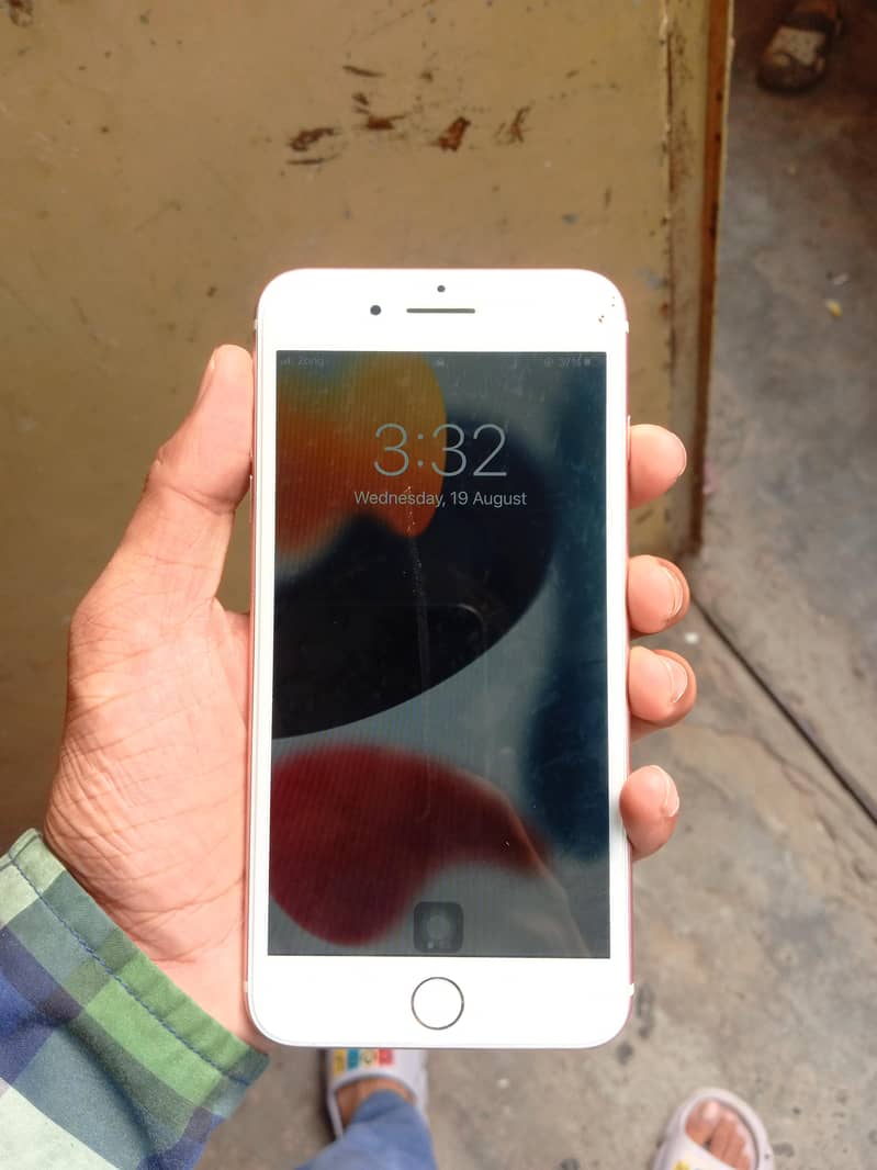 Apple iPhone 7 Plus 0