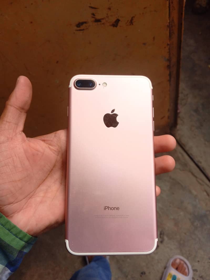 Apple iPhone 7 Plus 1