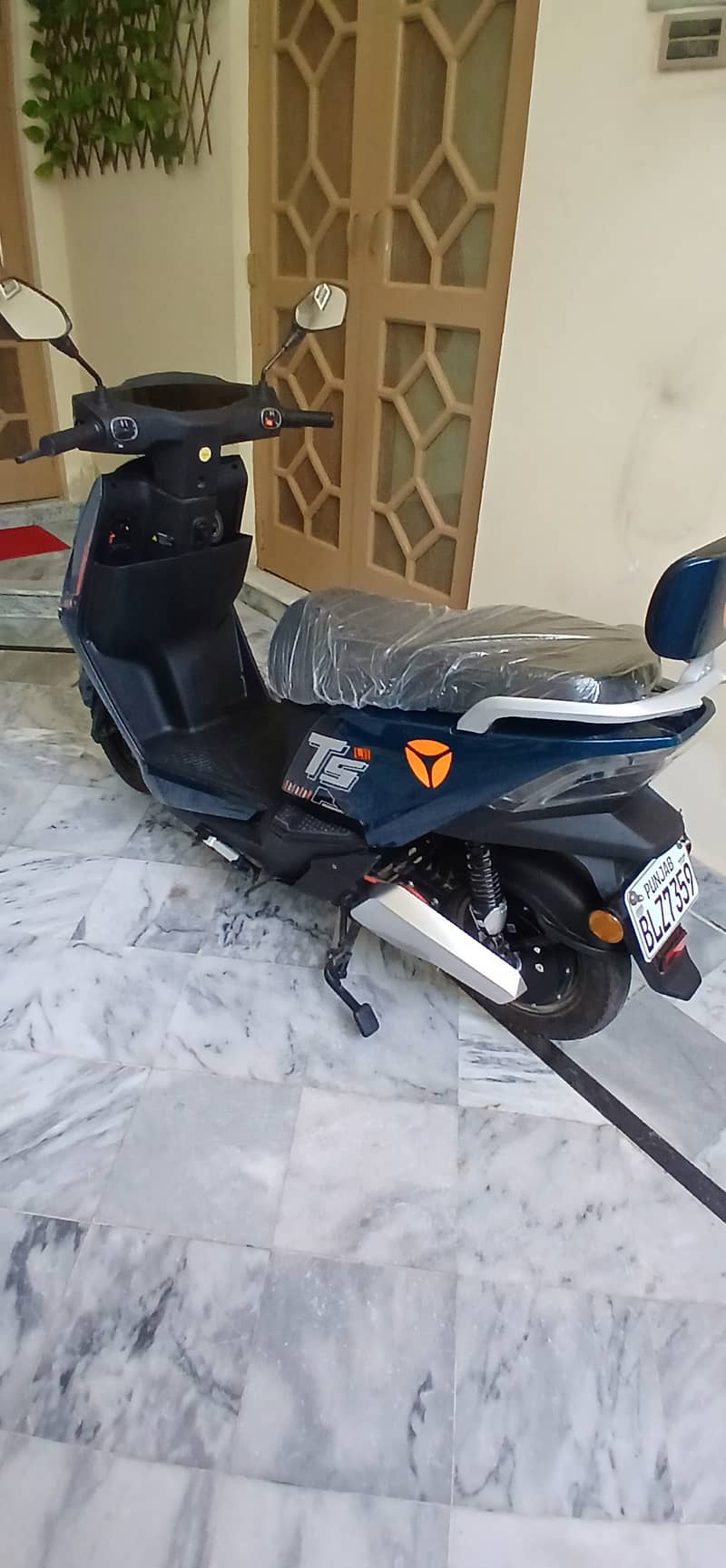 Yadea T5L 17