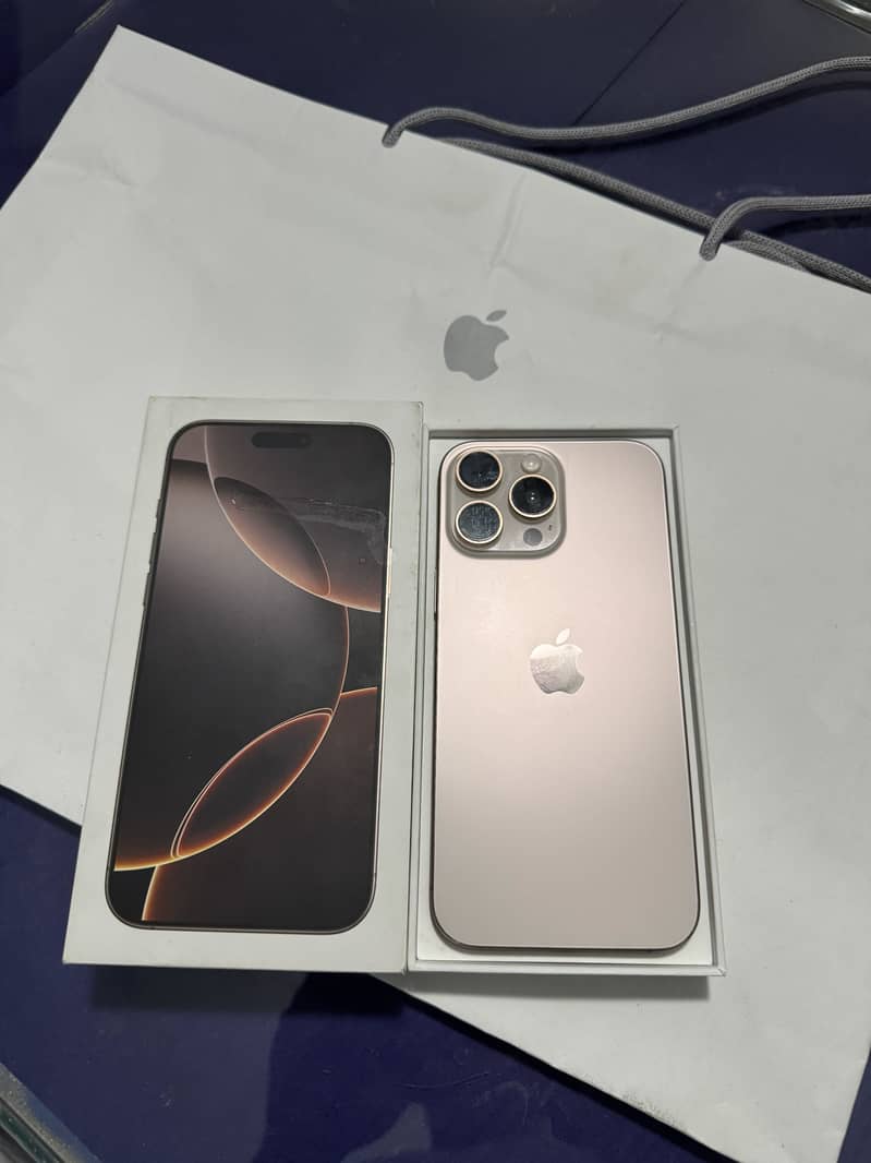 Apple iPhone 16 Pro Max 0