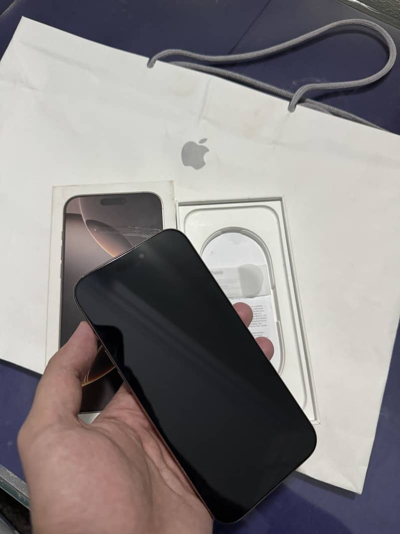 Apple iPhone 16 Pro Max 1