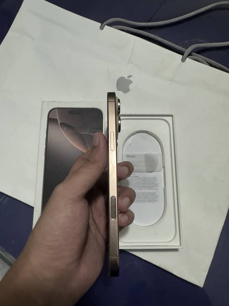 Apple iPhone 16 Pro Max 5