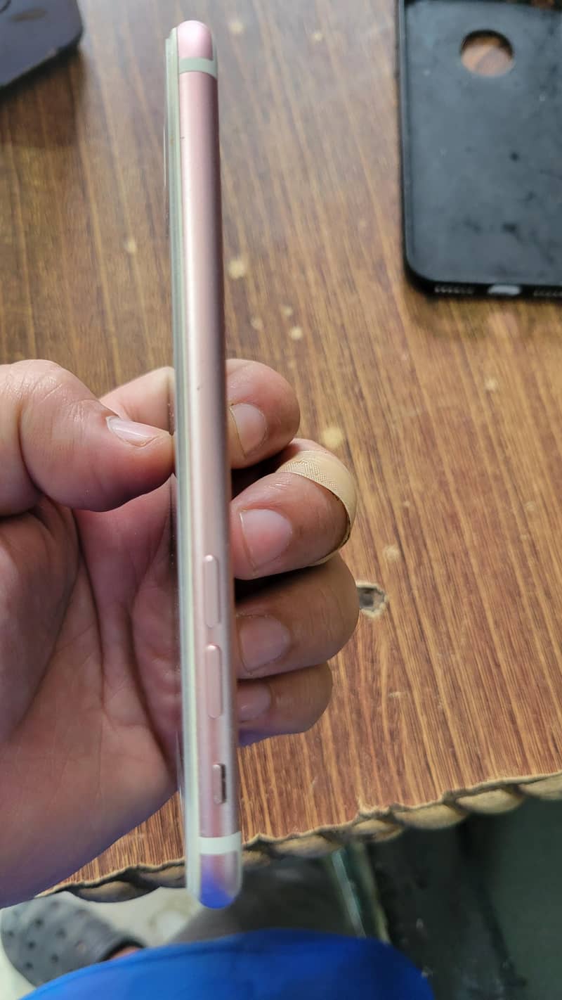 Apple iPhone 7 3