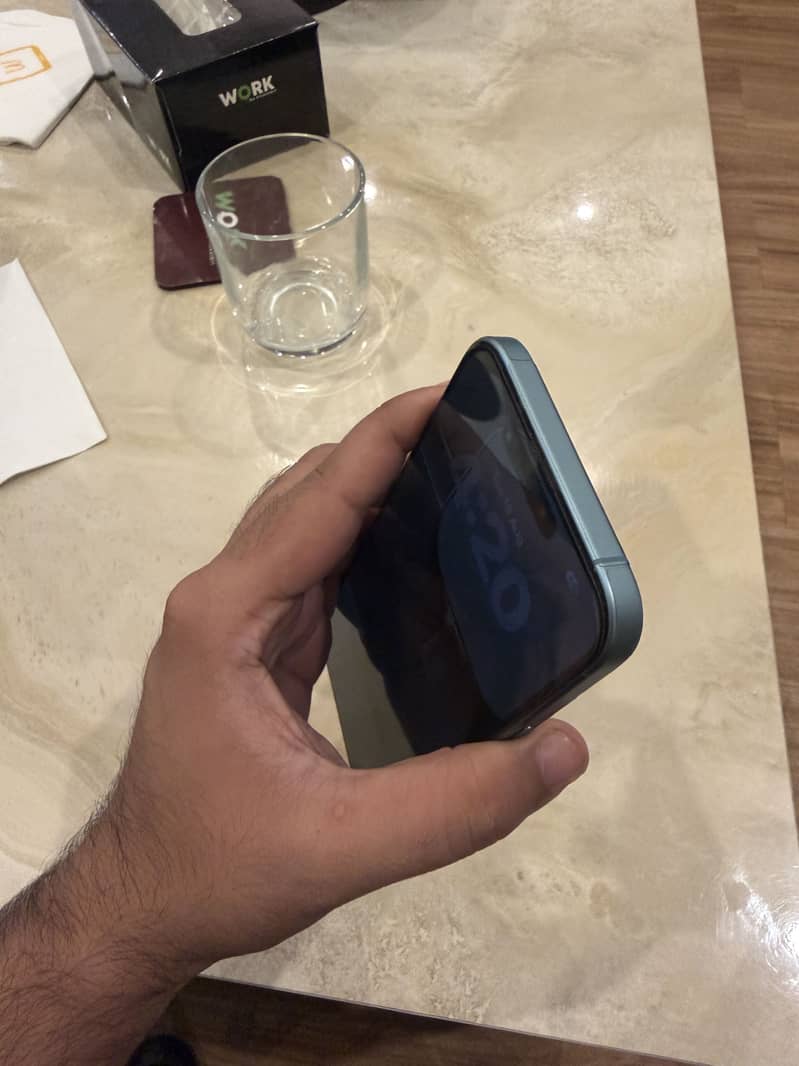 iPhone 16 Plus jv 3