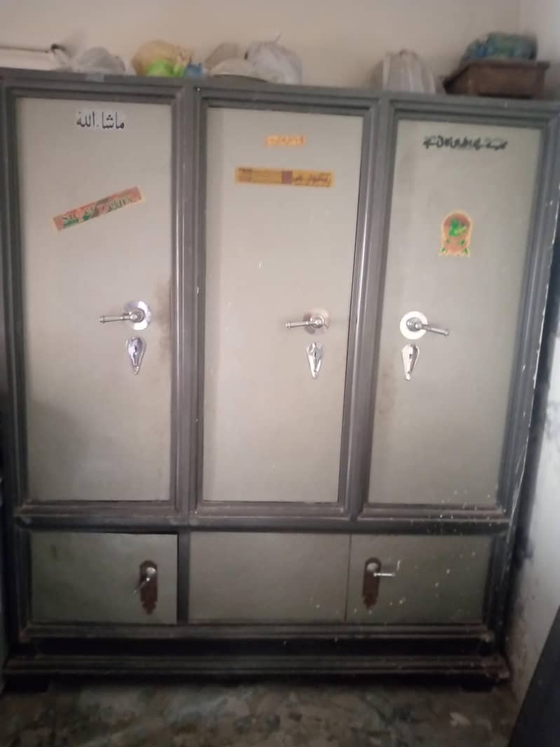 wardrobes 0