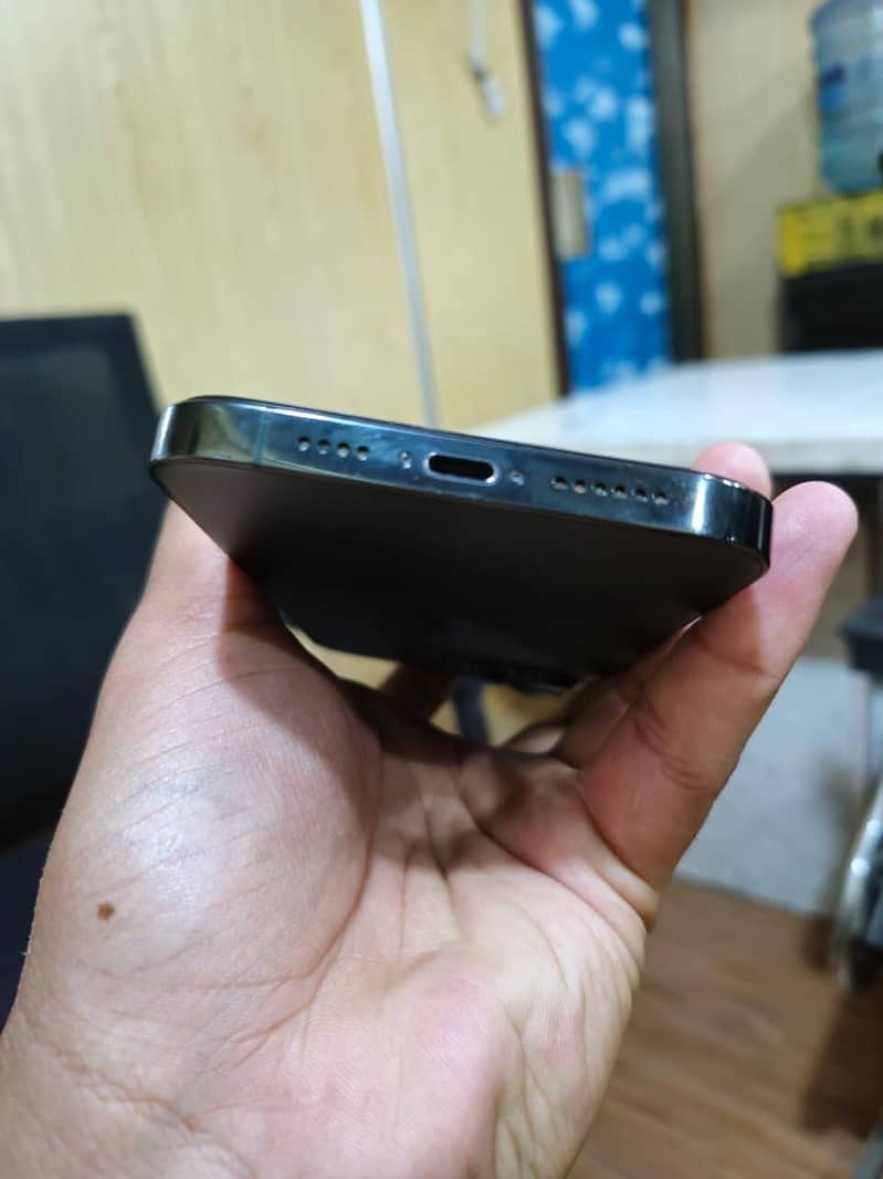 Apple iPhone 13 Pro Max 3