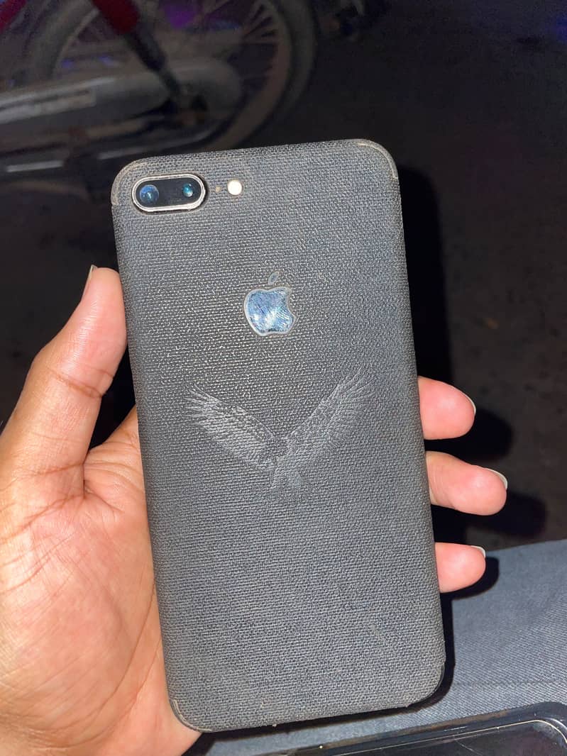 Apple iPhone 7 Plus 3