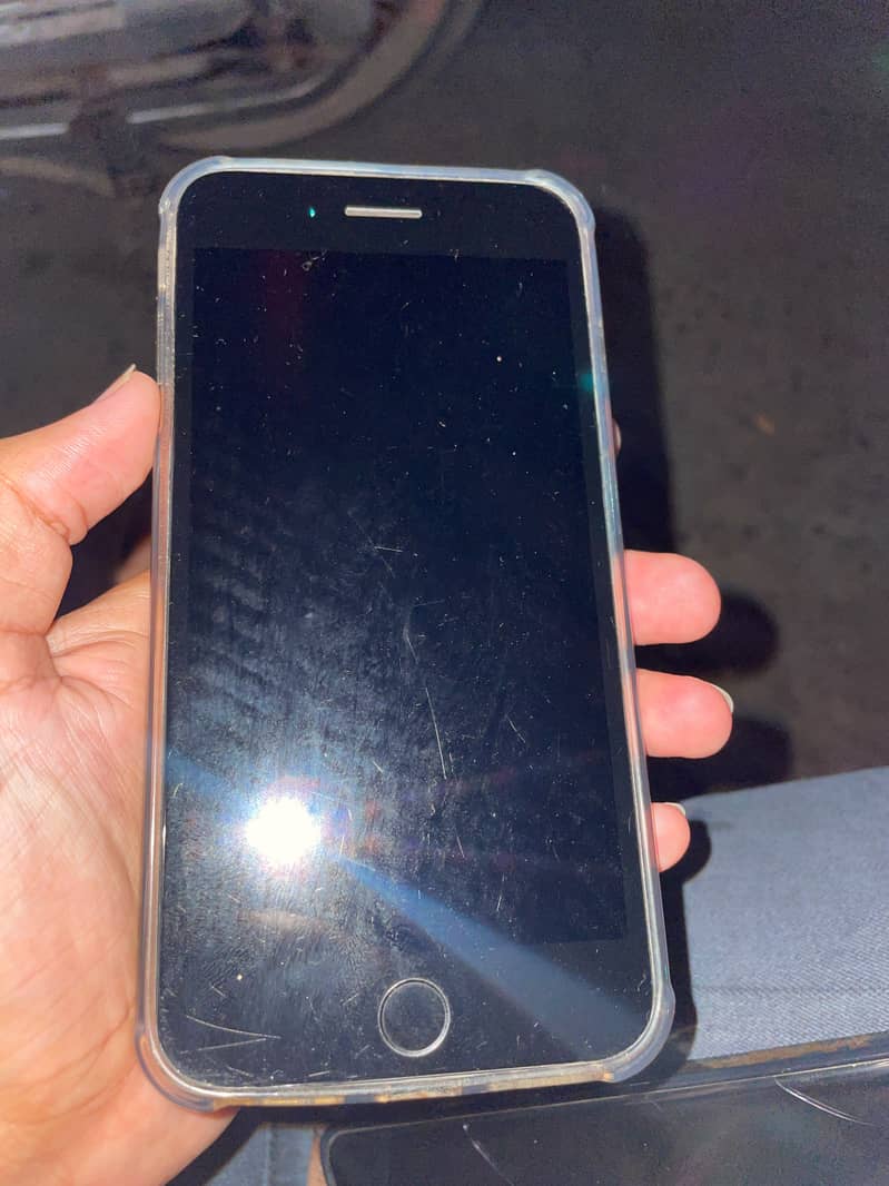 Apple iPhone 7 Plus 6
