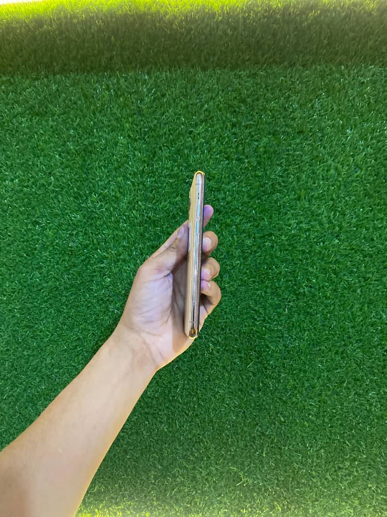 Apple iPhone 11 Pro 5