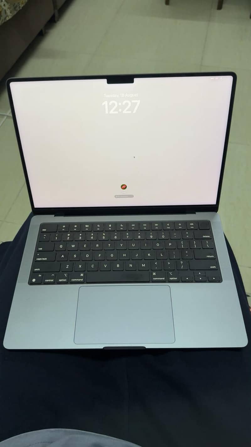 MacBook pro M3 6