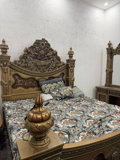bed side table almirah