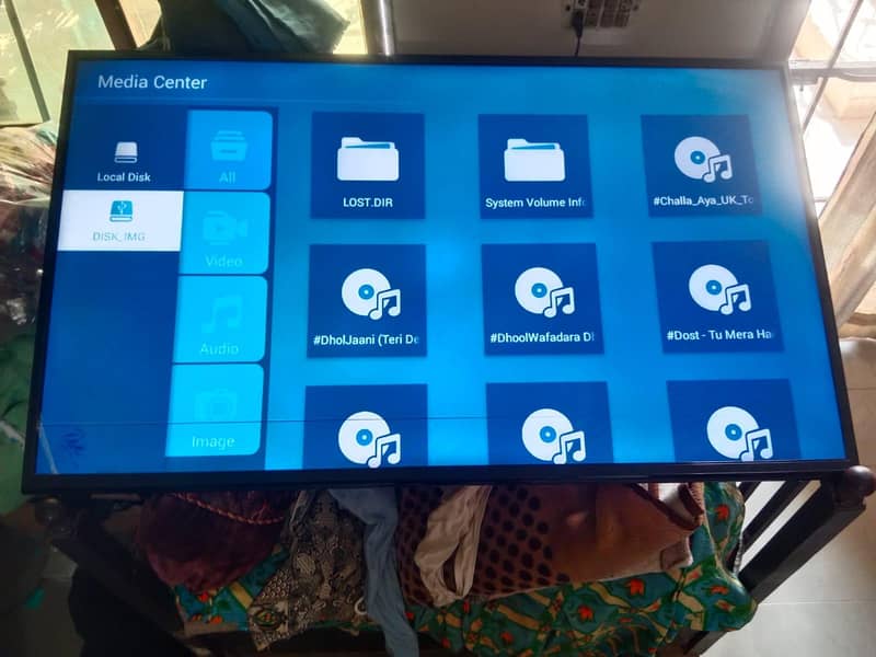 LED smart tv 4