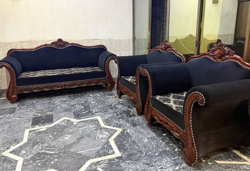 3sofas, 1 dewan …. . condition good 0