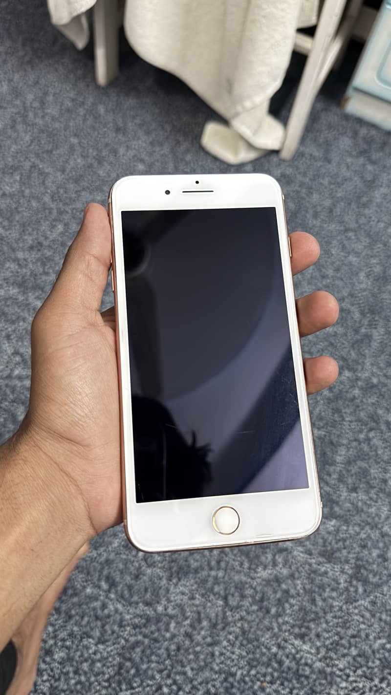 Apple iPhone 8 Plus 1