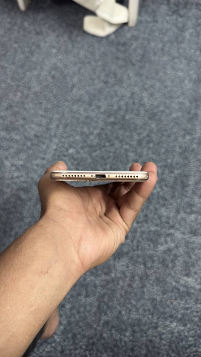 Apple iPhone 8 Plus 6