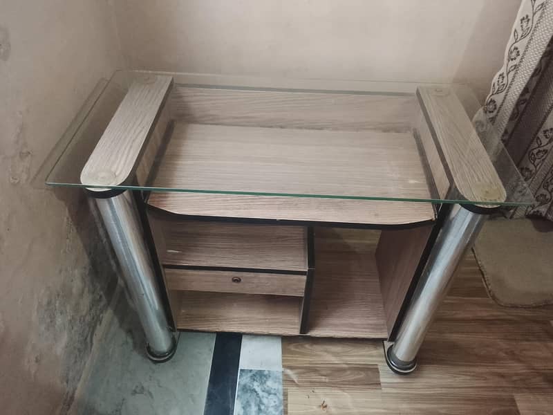 computer caben/table 2