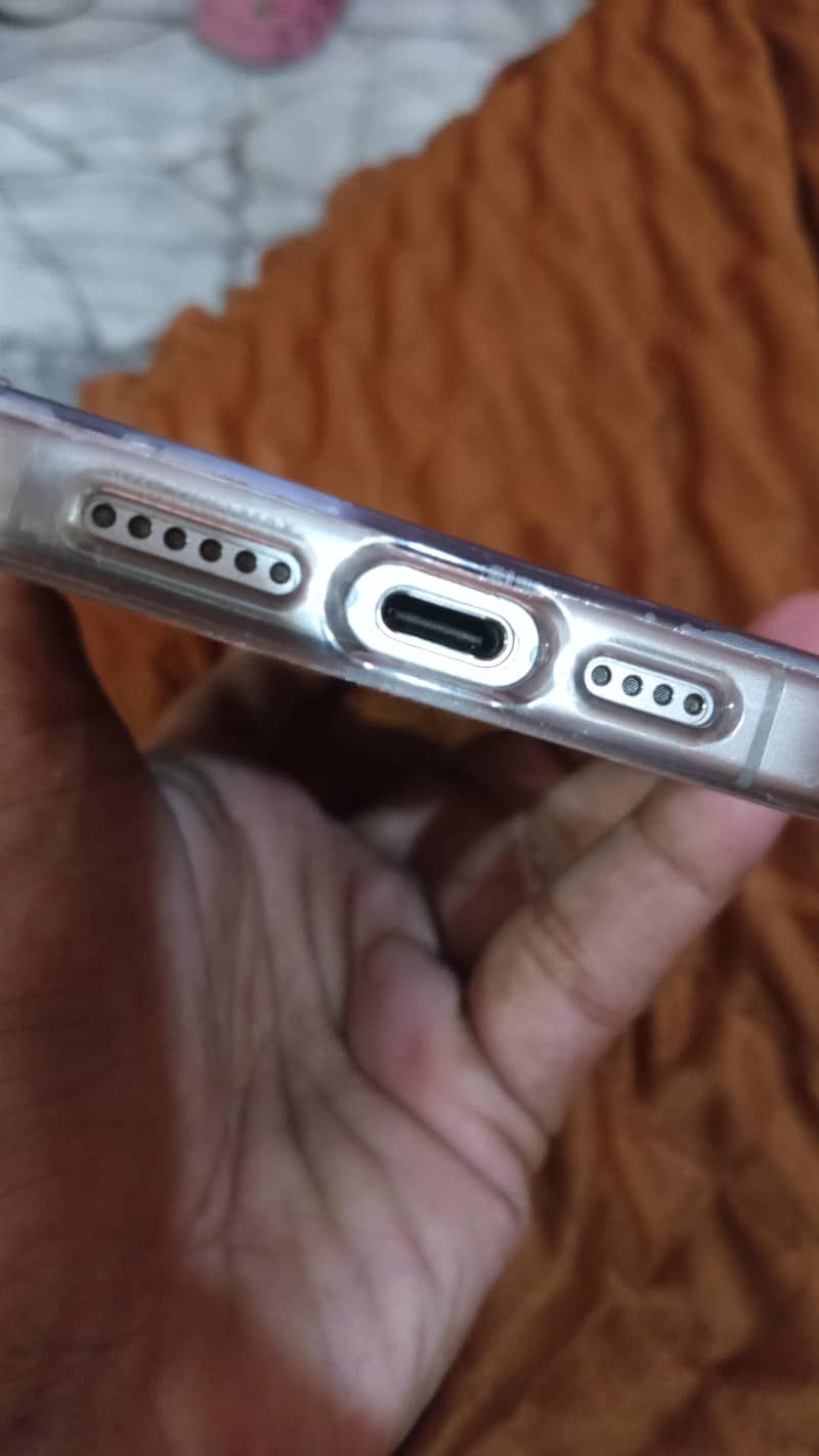 Apple iPhone 15 Pro Max 2