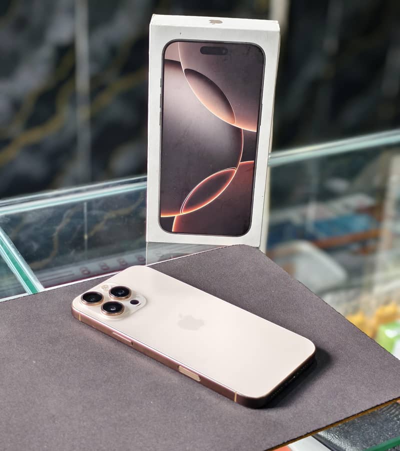 Apple iPhone 16 Pro Max 6