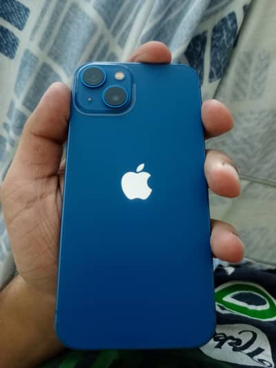 Apple iPhone 13