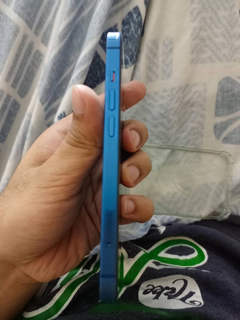 Apple iPhone 13 2