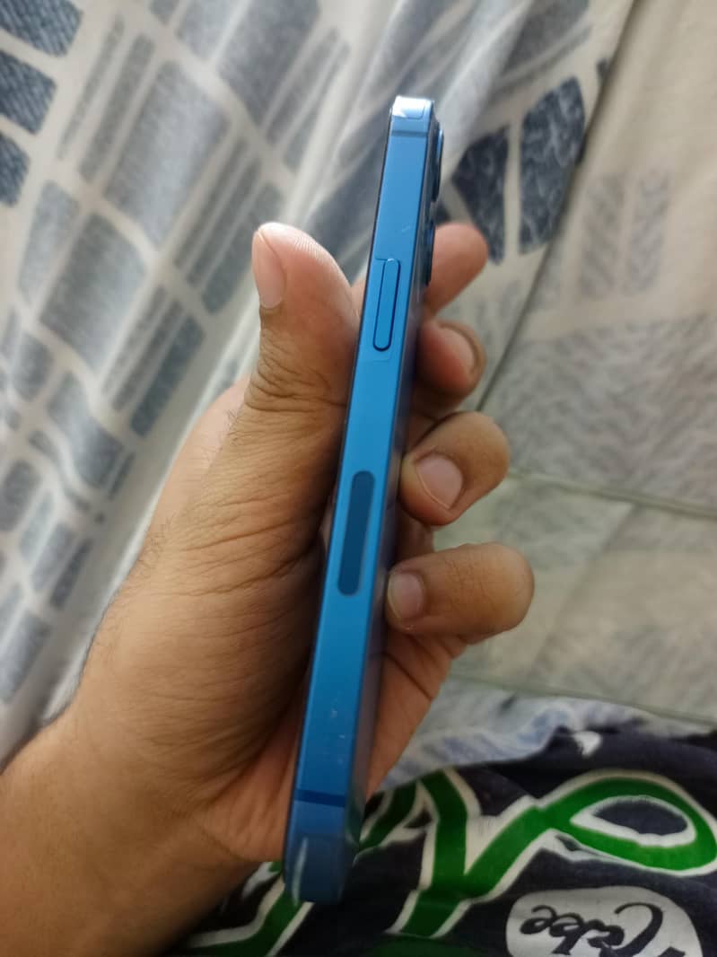 Apple iPhone 13 1