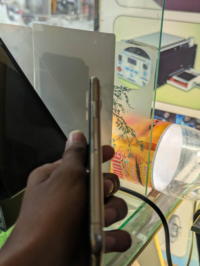 Apple iPhone X pta approved 3