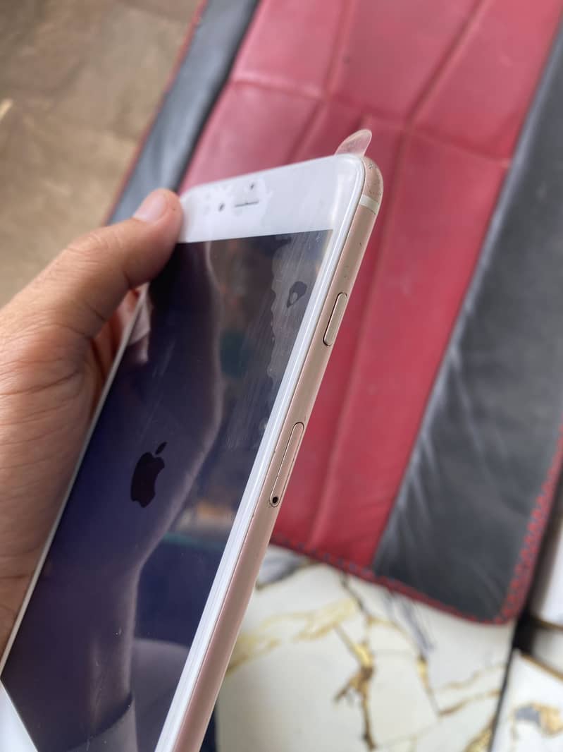 Apple iPhone 6S Plus 4