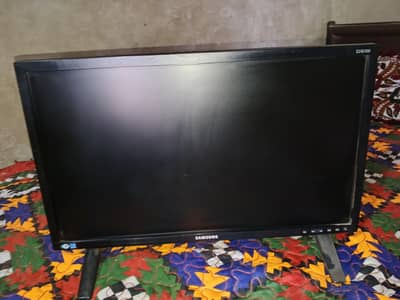24 inch computer LCD fresh condition for sale