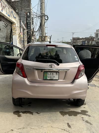 Toyota Vitz 2011
