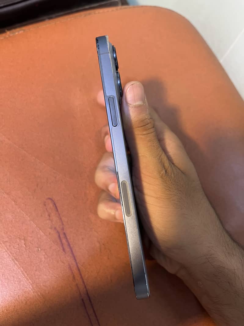 Apple iPhone 13 Pro Max 2