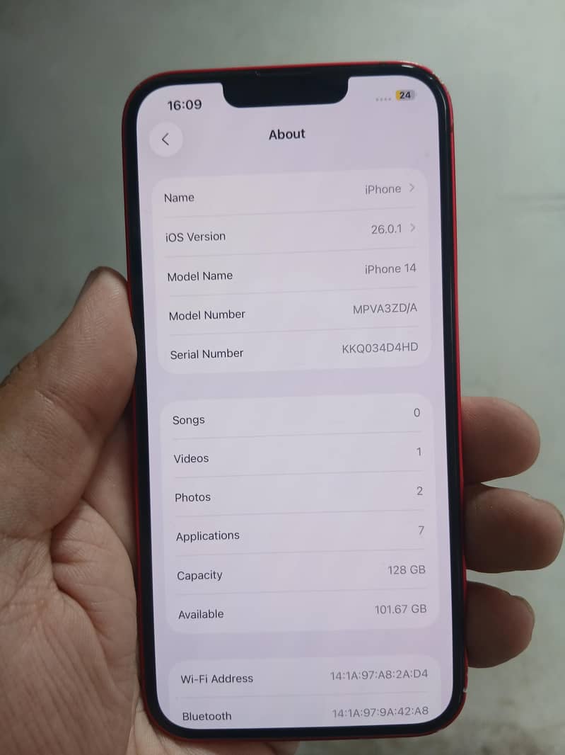 Apple iPhone 14 4