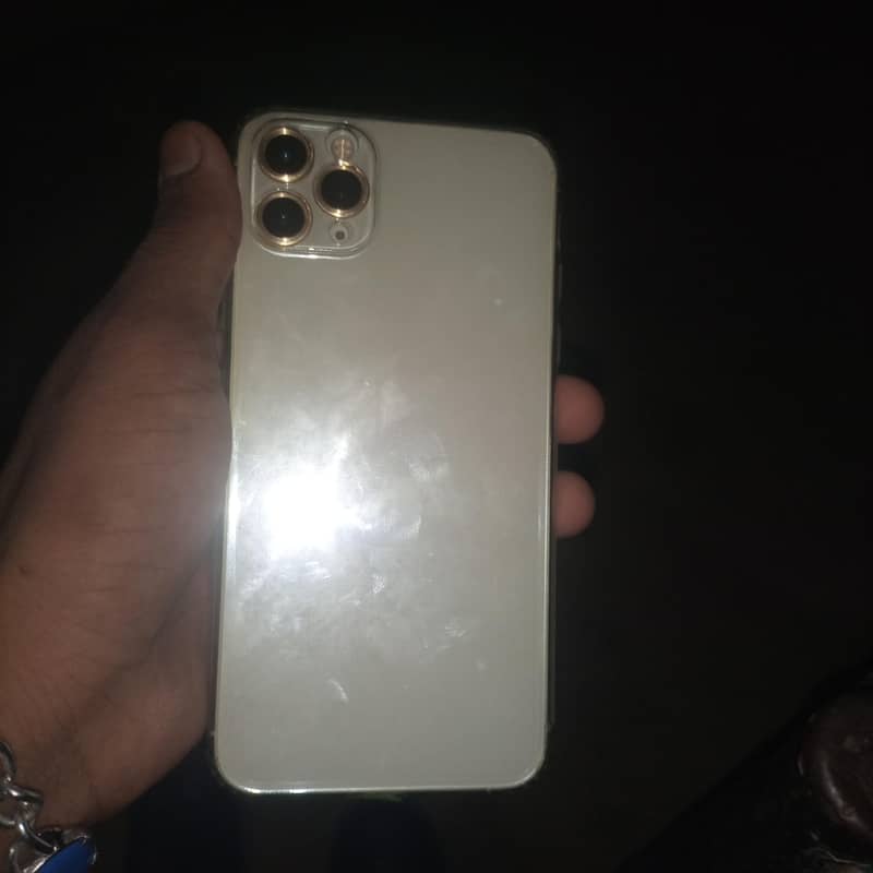 Apple iPhone 11 Pro Max 2